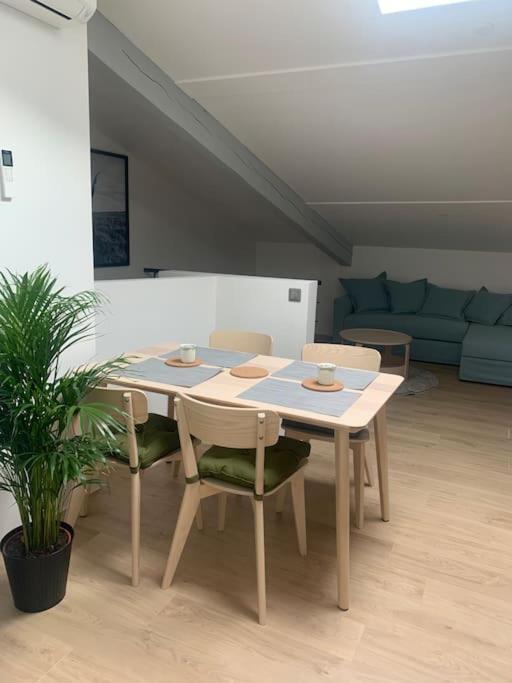 Magnifique T2 En Centre Village Apartment *